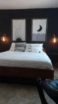 LAKEFRONT- Mid Century Bungalow - 3-Star