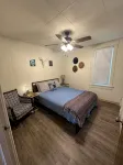 The Bungalow House; 2 Bed 1 bath; minutes from Cheyenne Bottoms! Pet Friendly. - 3-Sterne