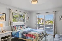 Strandcastle - Oceanview  - Dog Yard - SO much Parking! - Steps from Sand - Wifi