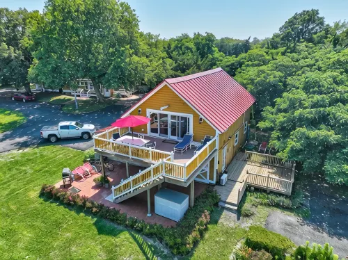 The Stable Cottage at Willow Creek Winery - Homestays
