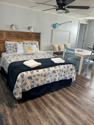 Ocean view, fully renovated beach condo!!! Steps to the sand, sleeps 6