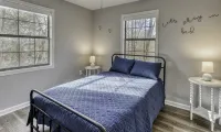 Lake, Fun, BBQ & Family. Charming & Cozy Home! - 3-Star