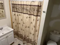 Bear Den Cabin a quaint non smoking cabin  Single Bedroom- Sleeps 4 Comfortably - 무료 와이파이
