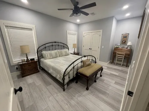 2 bed, 2 bath cabin located in the country just west of College Station. - シャレー