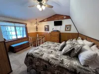 Beautiful Log Cabin with Fireplace, Fire Pit, Hot Tub & Wifi - Alphydda