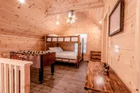 Near2Town/Deck/Views/Hot tub/Fireplace/Fire Pit/Loft - 샬레 호텔