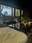 Charming Cottage! - 3 Bedrooms, 4 Beds, 2 Full Baths, 6 Adults - Wifi