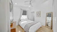 Freetown Flat - Beautiful, Unique, Central! - شرفة