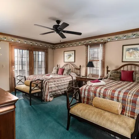 Stunning Golf Views on Pinehurst National No. 9. A Luxurious Retreat Awaits.