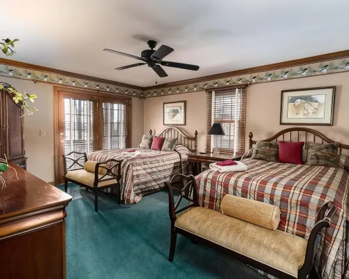 Stunning Golf Views on Pinehurst National No. 9. A Luxurious Retreat Awaits. Hotels in Pinehurst