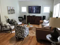 Best Location, comfy bungalow just a10 min.walk to OU Stadium or Campus Corner - Homestays