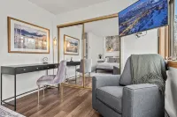 Mountain modern-At the base - 3 estrellas