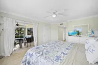 2/2 Condo-5 Minute Walk to Beach - 4-Star
