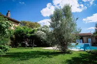 La Villa des Violettes - Bed and Breakfasts