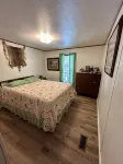 3 Bedroom 2 Bath Cabin nestled in the woods minutes from Mark Twain Lake. - 3-Star