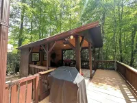 Backwoods Waterfall Bliss - Chalets