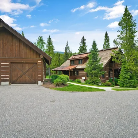 Cozy private cabin with hot tub, and ski in and out