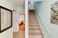 Steps to Beach - Dog Friendly - 2 Bedroom 1.5 Bathroom Townhome - 2-stjärniga