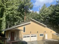 Large house Up in the Redwoods perfect for large families. Pet friendly. - Wifi