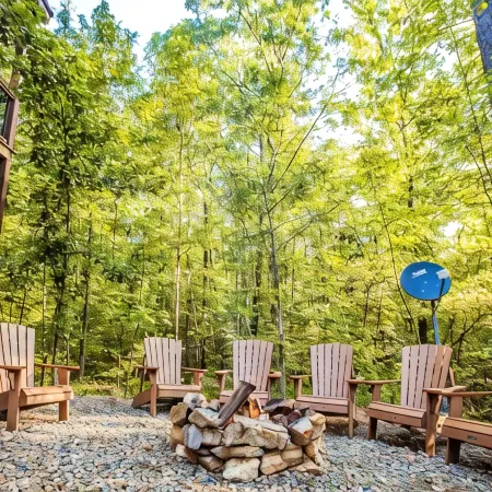 Lusa Nita Retreat – Luxe Lodge w/ Hot Tub, Sauna & Stunning Outdoor Living!