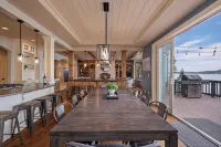 Luxury Beach House & Apartment, Waterfront, Hot Tub, Kayaks, Fire Pit, Game Room - Boutique