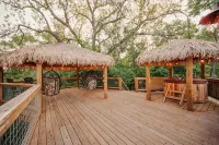 Love Bird Yurt/Cold A/C!! Hot Tub/Medina River/Couples Yurt/Close to Town! - Chalets