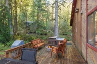 MTN Cabin-Hot Tub-Fire Pit-Games-Sleeps 10!! - 4-Star