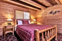 Cabin on AuTrain River a few blocks from Lk Superior, 10 mi from Munising - Wi-Fi