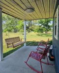 Liberty Lodge -- Beautiful 2-Bed 2-Bath Cabin w/ Fast WiFi, AC & in Unit Laundry - 木屋