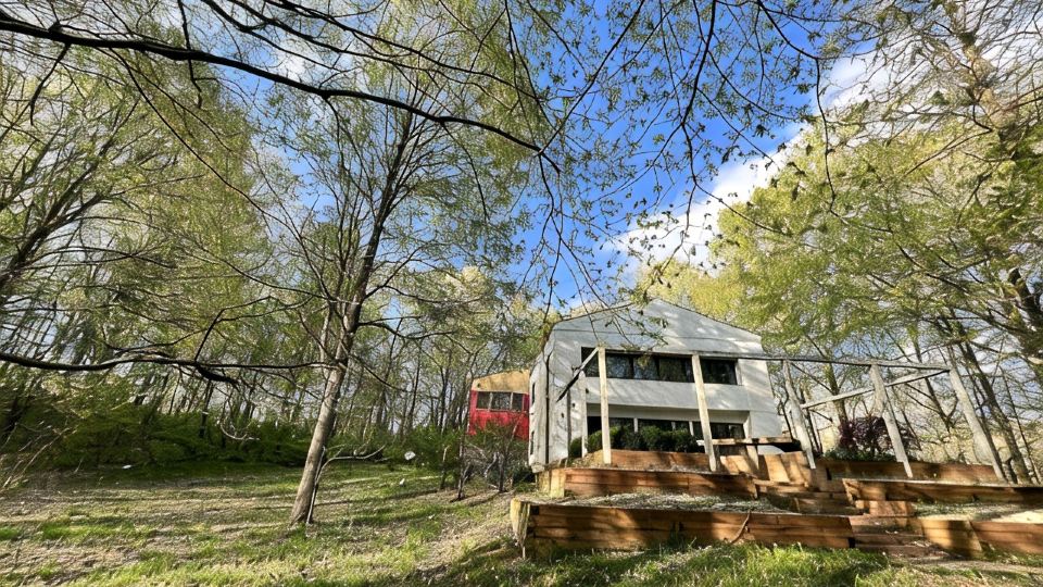 Modern Spacious Retreat right next to Purdue & Nature, full size 14-game Arcade!