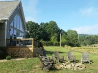 Newly Constructed Mountain Home with Garage!Wonderful Views, yet Close to Town! - balcony