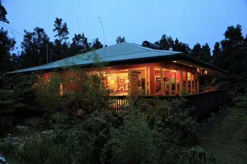 ~Peace and Tranquility in rain-forested Volcano on luxurious property ~ - Bathtub