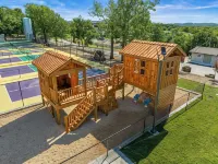 Sunset Retreat at Kimberling City - pet friendly, ground floor condo, lake view - Wifi