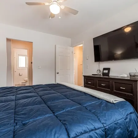 Remodeled Condo with Breathtaking Mountain Views!