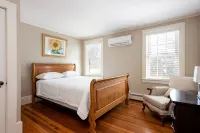 Entire House:14 Guests, 7 BRs, 10 Beds, 5 Full Baths, Outdoor Shower, Beach Gear - 3-Star