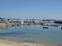 Apartment with Garden in Quiet Residence Near Beaches wi fi Parking - 2-Star
