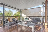 Comfy Character QLD’r ~ 3Bed House w/Parking - 2 ดาว