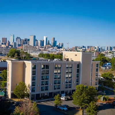 Holiday Inn Express BOSTON by IHG Отели рядом с достопримечательностью «Уотерфронт»