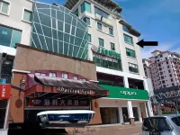 Homy Seafront Hostel - Hostels