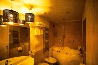 Silk Motel - Motels