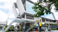 The New Atrium Hotel Yogyakarta - parking