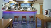 Cross Foxes - Bar Grill Rooms - 5-Star