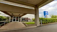 Americas Best Value Inn & Suites Waukegan/Gurnee Hotel di Waukegan