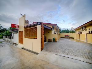 OYO 90773 Shine Guest House Syariah