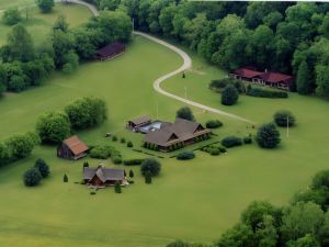 河濱步道民宿小屋旅館