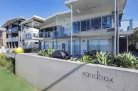 Sandbox Apartments Hotels in Currumbin
