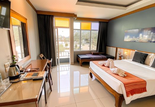 K2 Hotel at Thachang - Housity