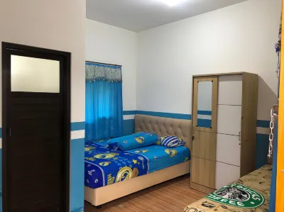 Semar biru Hotel dekat Pusat Kue Terang Bulan Batavia