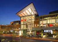 DoubleTree by Hilton Seattle Airport Hotels in Seattle-Tacoma International Airport