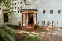Ons Dorpshuis Guesthouse Hotels near Platinum Square Shopping Centre